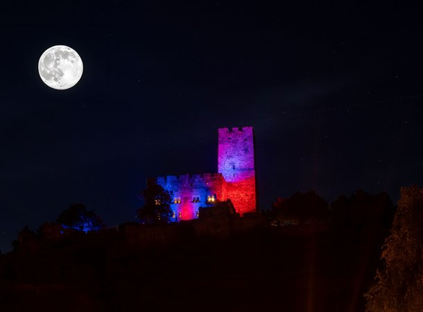 Burg Gutenfels bei Mondschein