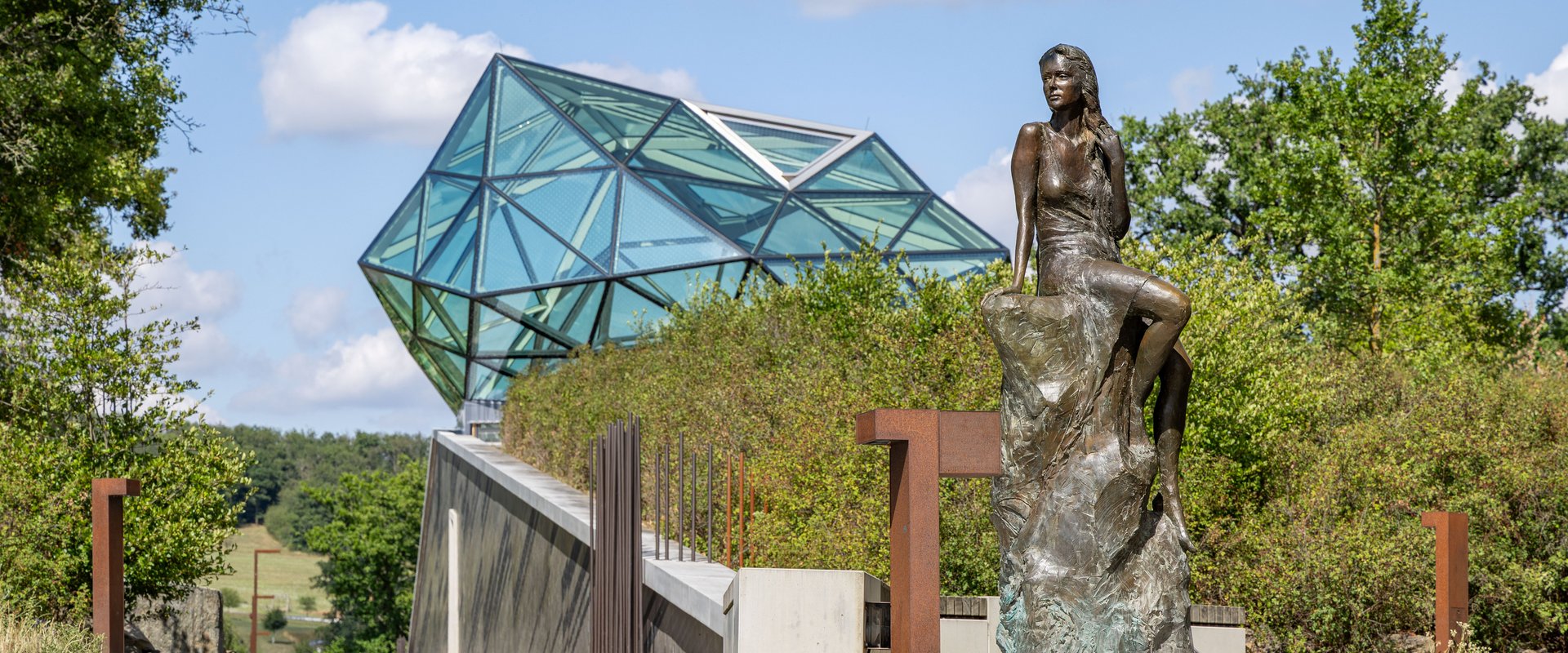 Loreley Statue mit Gläsernem Fels